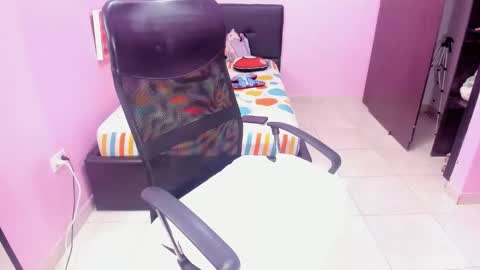 Snapshot of lil_mommy_slut chatting on November 18, 2025, 11:58 am lil_mommy_slut online show from November 18, 2025, 11:58 am