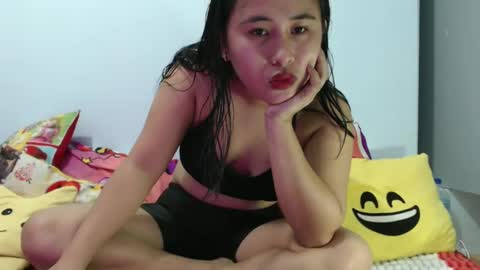 lil_sweetgirl4u online show from February 12, 2025, 2:45 am