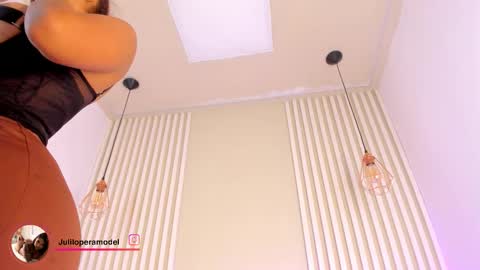 Snapshot of lila_cohen chatting on October 28, 2025, 4:49 am L I L A online show from October 28, 2025, 4:49 am