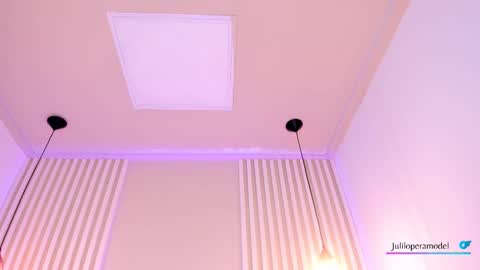 Snapshot of lila_cohen chatting on October 31, 2025, 4:02 am L I L A online show from October 31, 2025, 4:02 am