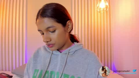 Snapshot of lila_cohen chatting on November 22, 2025, 4:00 am L I L A online show from November 22, 2025, 4:00 am