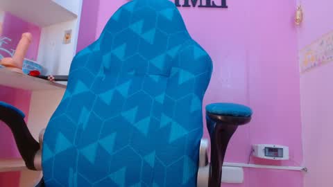 Snapshot of lila_pinky chatting on January 24, 2025, 8:00 pm L I L A online show from January 24, 2025, 8:00 pm