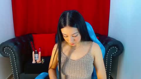 Snapshot of lila_pinky chatting on February 17, 2025, 1:42 pm L I L A online show from February 17, 2025, 1:42 pm