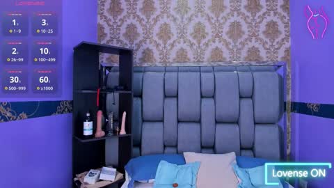 Snapshot of lila_pinky chatting on November 2, 2025, 12:07 pm L I L A online show from November 2, 2025, 12:07 pm