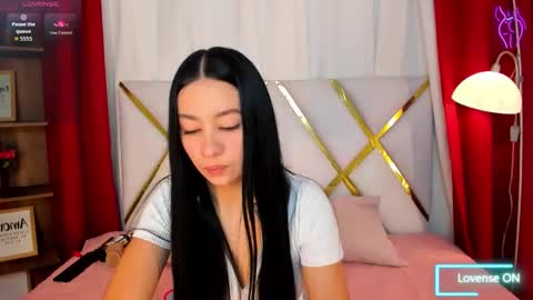 lila_pinky_ online show from April 20, 2026, 11:46 am