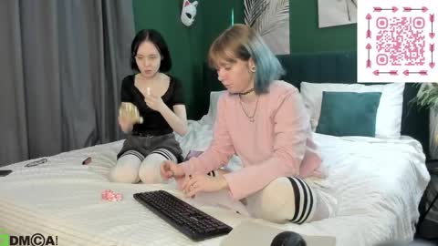 Snapshot of lilac_muse chatting on May 21, 2026, 3:24 am Lili online show from May 21, 2026, 3:24 am