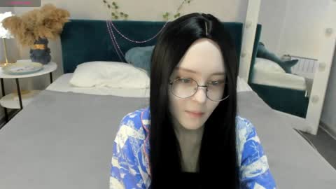 Snapshot of lilac_muse chatting on June 3, 2026, 3:09 am Lili online show from June 3, 2026, 3:09 am