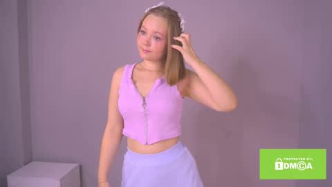 Snapshot of lilahhn chatting on November 13, 2025, 1:32 pm Sofi online show from November 13, 2025, 1:32 pm