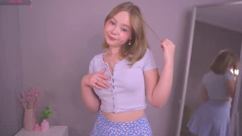 Snapshot of lilahhn chatting on November 19, 2025, 3:23 pm Sofi online show from November 19, 2025, 3:23 pm