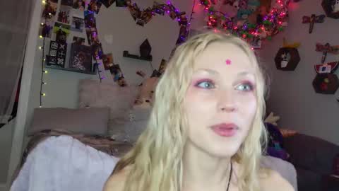 LilSquirt online show from December 4, 2025, 7:11 pm