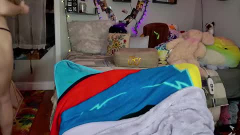 LilSquirt online show from December 18, 2025, 7:42 pm