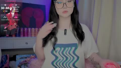 Nika and Lori online show from April 28, 2026, 11:04 am