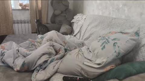 Lili online show from December 18, 2025, 10:54 am