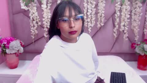 LILI CANDIES online show from September 24, 2025, 1:14 pm