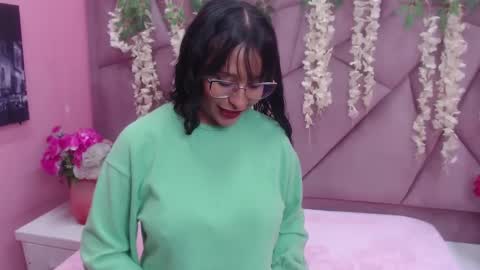 LILI CANDIES online show from September 30, 2025, 1:27 pm