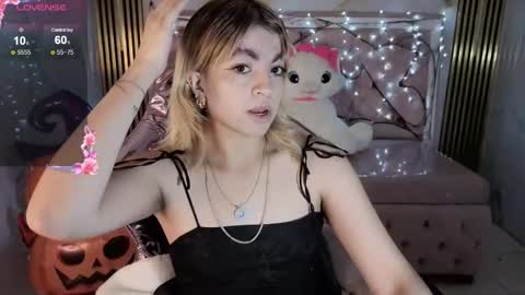 Lili online show from October 28, 2025, 4:16 am