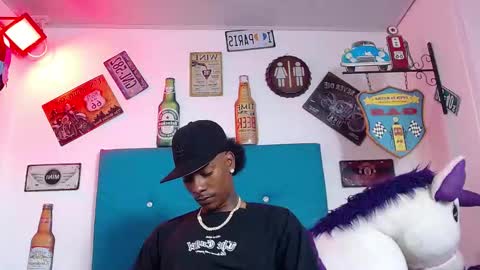 lili_roussi online show from December 17, 2025, 11:00 pm