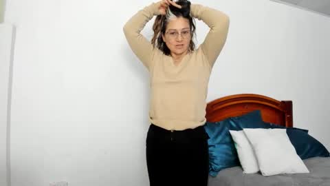 liliamilf online show from October 7, 2025, 11:13 pm