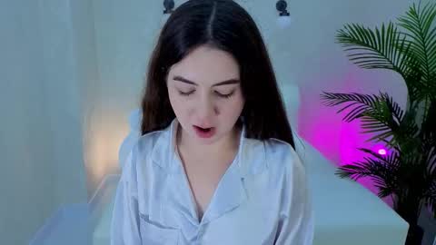 Lilia online show from November 21, 2025, 5:00 pm