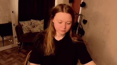 Lilian online show from April 17, 2026, 5:10 am