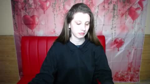 lilianashine online show from February 4, 2026, 12:11 pm