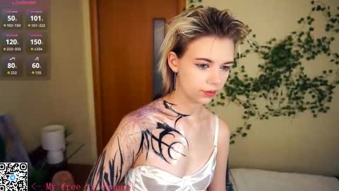 Snapshot of liliandaniels chatting on November 18, 2025, 7:46 am Lilian online show from November 18, 2025, 7:46 am