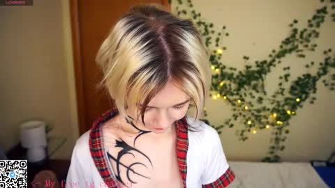 Snapshot of liliandaniels chatting on November 21, 2025, 7:07 am Lilian online show from November 21, 2025, 7:07 am