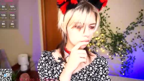 Snapshot of liliandaniels chatting on December 19, 2025, 6:53 am Lilian online show from December 19, 2025, 6:53 am