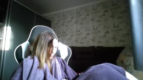 liliawoolf online show from November 6, 2025, 6:03 am