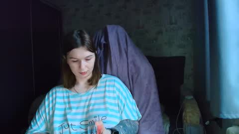 liliawoolf online show from December 3, 2025, 7:49 am