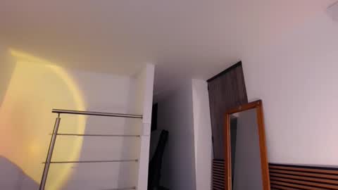 Lili online show from October 29, 2025, 9:49 pm