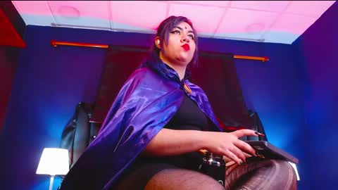 LILIH online show from October 31, 2025, 11:55 am