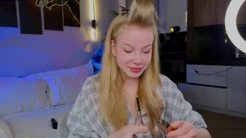 lililok101 online show from April 16, 2026, 3:29 am