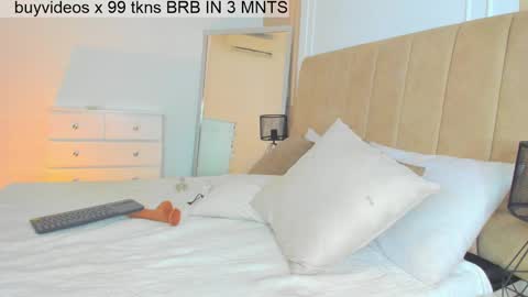 Lili  online show from March 3, 2025, 5:42 am