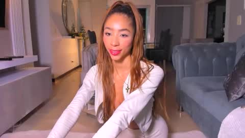 Lili  online show from December 17, 2025, 2:17 am