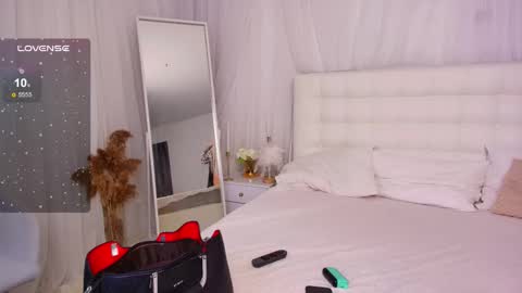 Snapshot of lilit_1love chatting on September 14, 2025, 5:23 pm Lilit online show from September 14, 2025, 5:23 pm