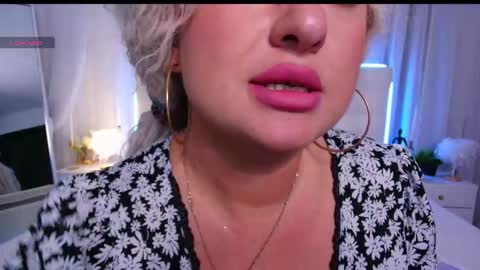 Snapshot of lilit_1love chatting on September 21, 2025, 4:41 pm Lilit online show from September 21, 2025, 4:41 pm