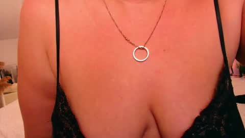 Snapshot of lilit_1love chatting on September 23, 2025, 5:21 am Lilit online show from September 23, 2025, 5:21 am