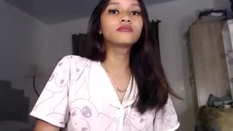 Chloe online show from September 22, 2025, 2:57 am