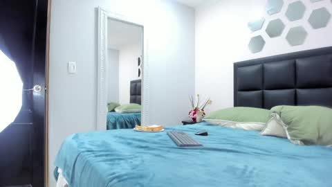 Lili  Marcus online show from January 18, 2025, 3:05 pm