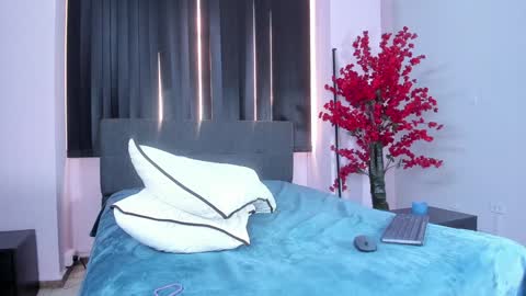 Lili  Marcus online show from January 22, 2025, 10:15 pm