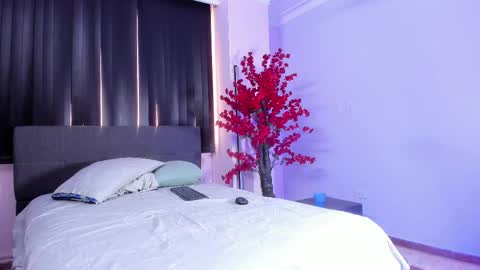 Lili  Marcus online show from February 26, 2025, 10:20 pm