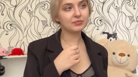 Lilly online show from March 10, 2026, 11:37 am