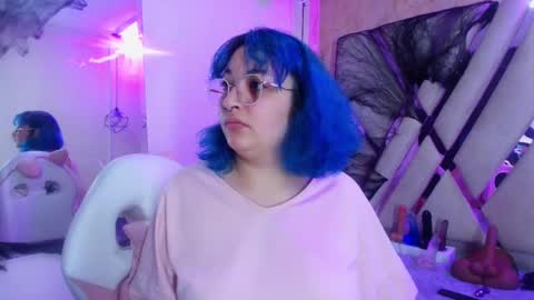   online show from November 2, 2025, 7:49 pm