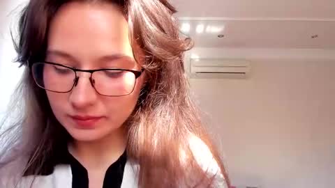 lilith online show from February 20, 2025, 10:48 am