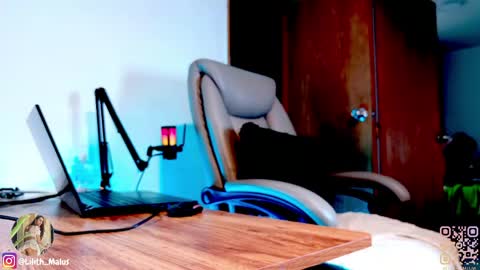 lilith_malum online show from April 12, 2026, 8:25 pm