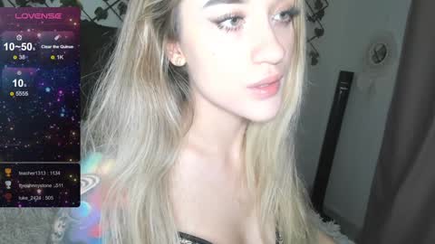 Snapshot of lilith_parker chatting on December 4, 2024, 9:07 am Lilith Parker online show from December 4, 2024, 9:07 am