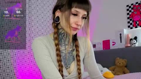 lilith_poison online show from January 18, 2026, 6:01 pm