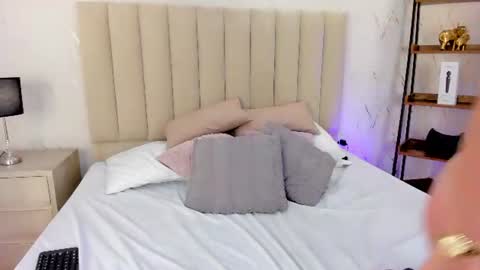 Snapshot of lilithharperr_ chatting on July 18, 2026, 4:49 am LILITH online show from July 18, 2026, 4:49 am