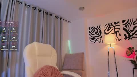 Snapshot of lilithhfosterr chatting on January 27, 2025, 8:39 pm Lili online show from January 27, 2025, 8:39 pm